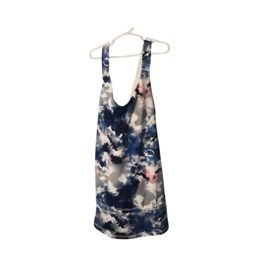 Lucy athletic top p2p 14 size S
